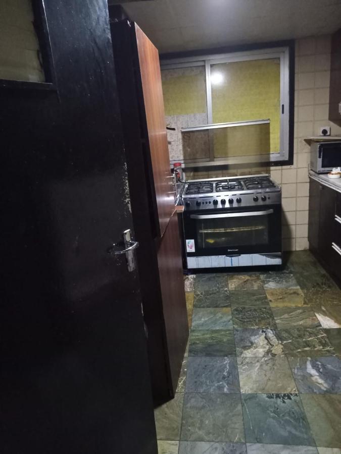 Partition Al Rigga Apartment Dubai